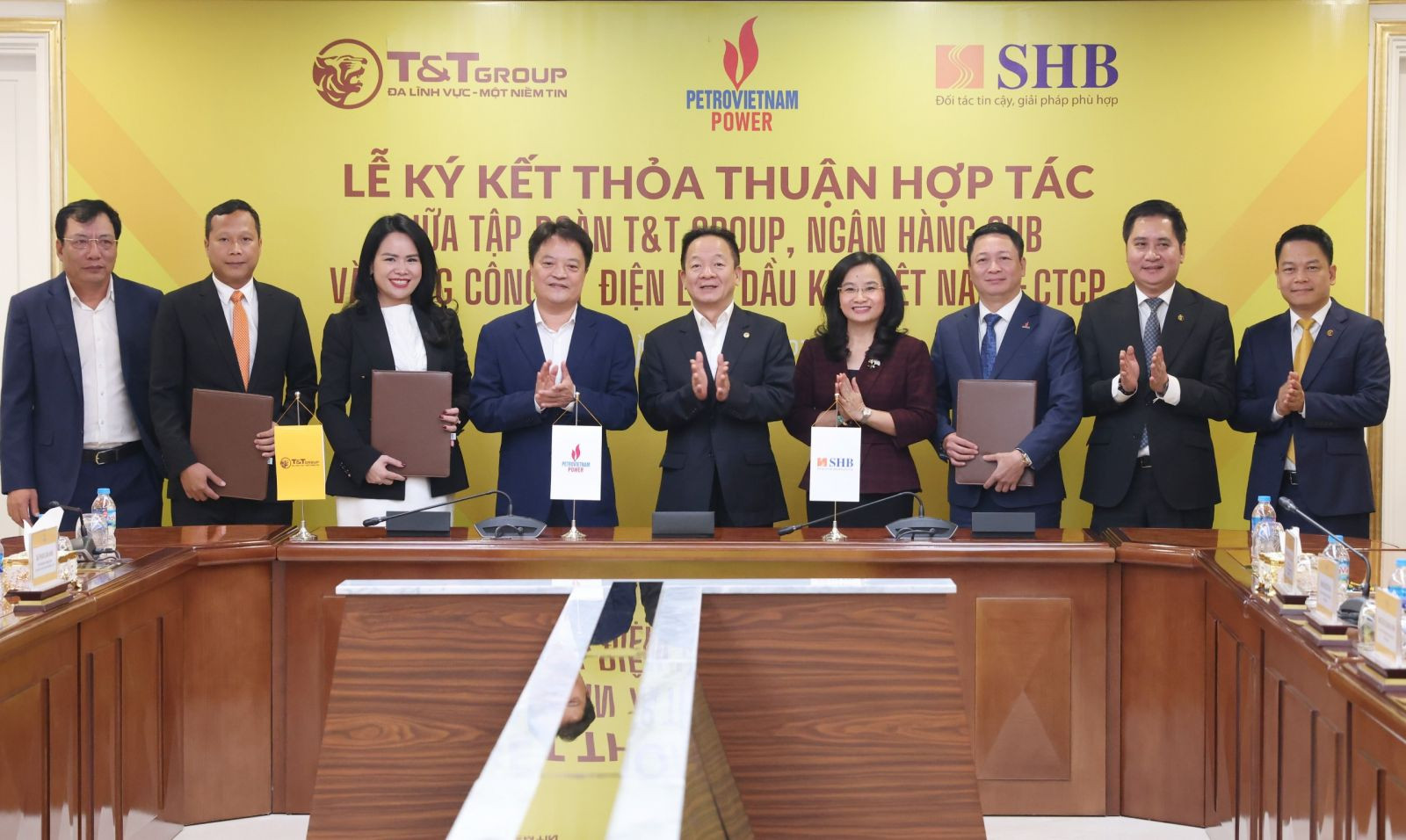 Đại diện T&T Group, SHB và PV Power tại Lễ ký kết Thỏa thuận hợp tác