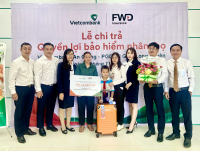 Vietcombank An Giang chi trả quyền lợi bảo hiểm trên 750 triệu đồng cho khách hàng