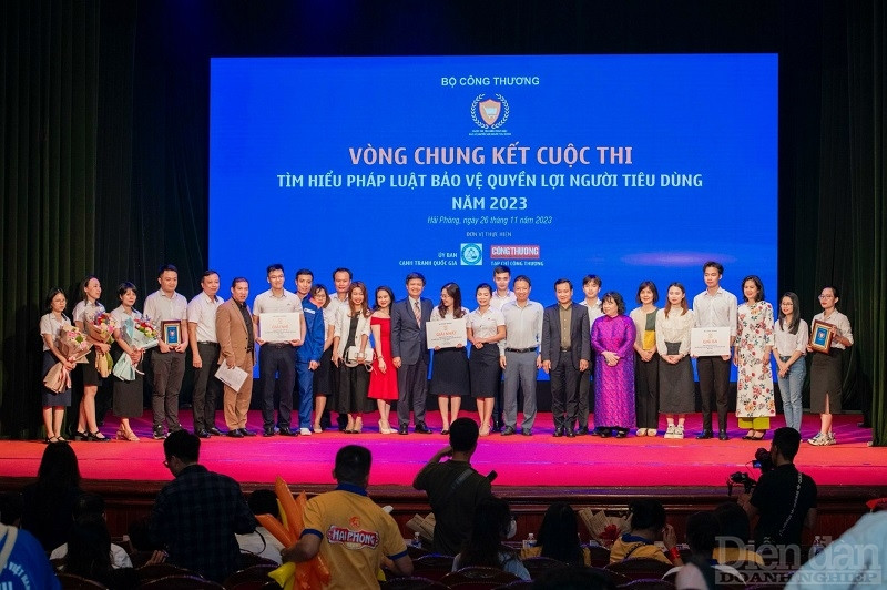 3 đội vào chung kết cuộc thi “Tìm hiểu pháp luật bảo vệ quyền lợi người tiêu dùng năm 2023”