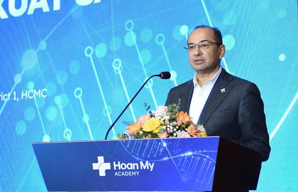 ThS.BS. Dilshaad Ali Bin Abas Ali, Tổng Giám đốc Tập đoàn Y khoa Hoàn Mỹ phát biểu khai mạc Hội nghị