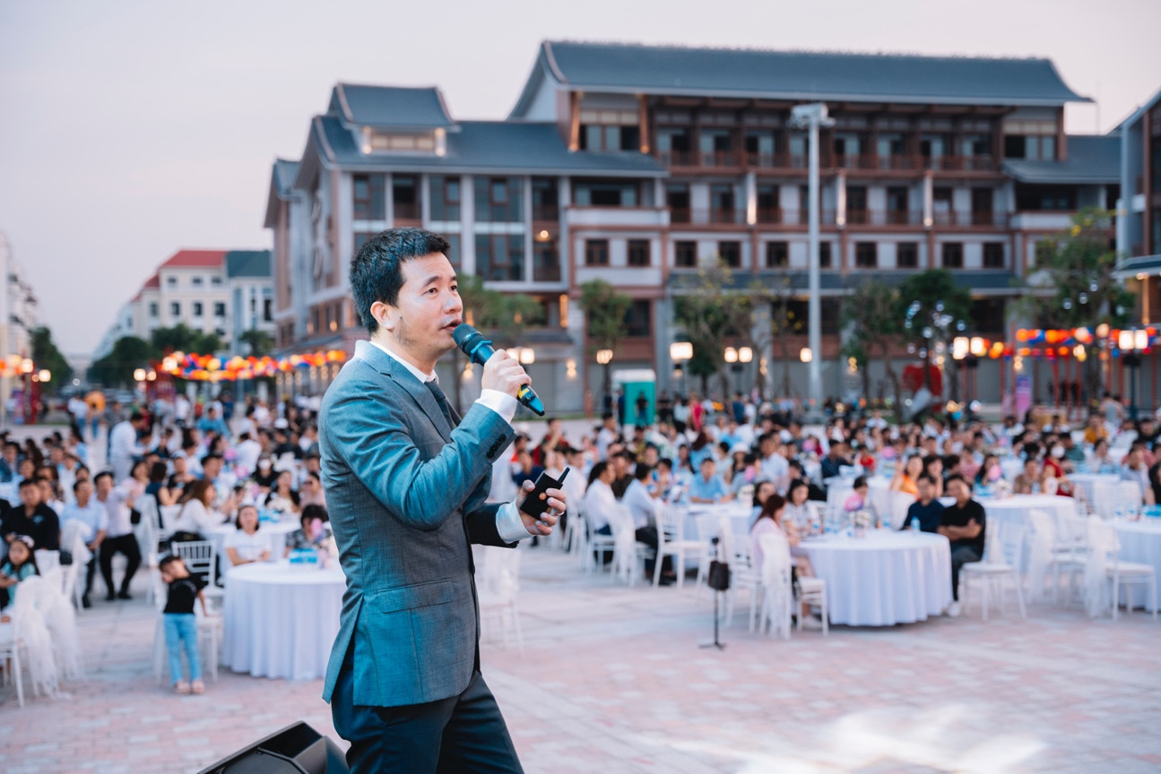 Ông Hoàng Đình Khiêm – Chủ tịch HĐQT Vietstarland chia sẻ tại sự kiện “Chào K-Town - Chào Điểm hẹn mới”