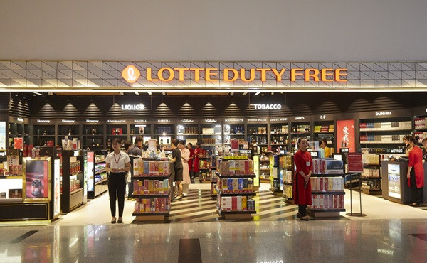 Không gian rộng rãi và sang trọng tại Lotte Duty Free Đà Nẵng. (Nguồn: Sưu Tầm)