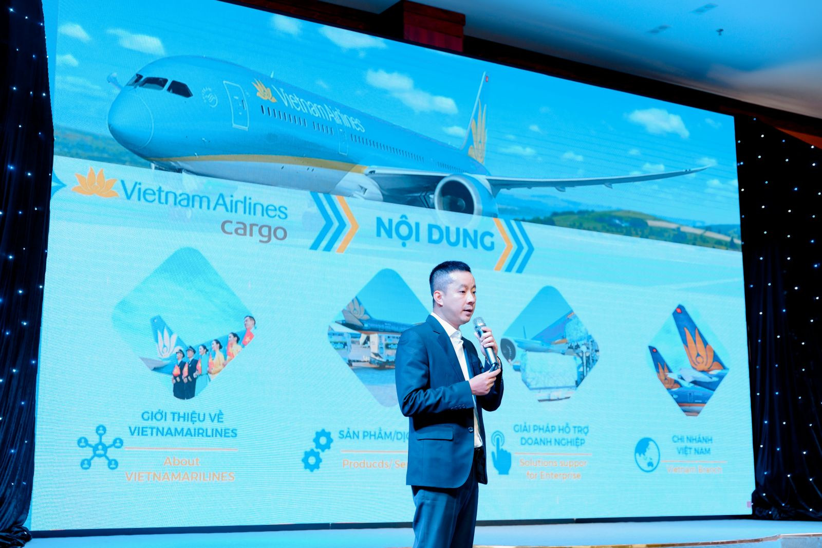 ông Nguyễn Sỹ Thanh, đại diện Vietnam Airlines