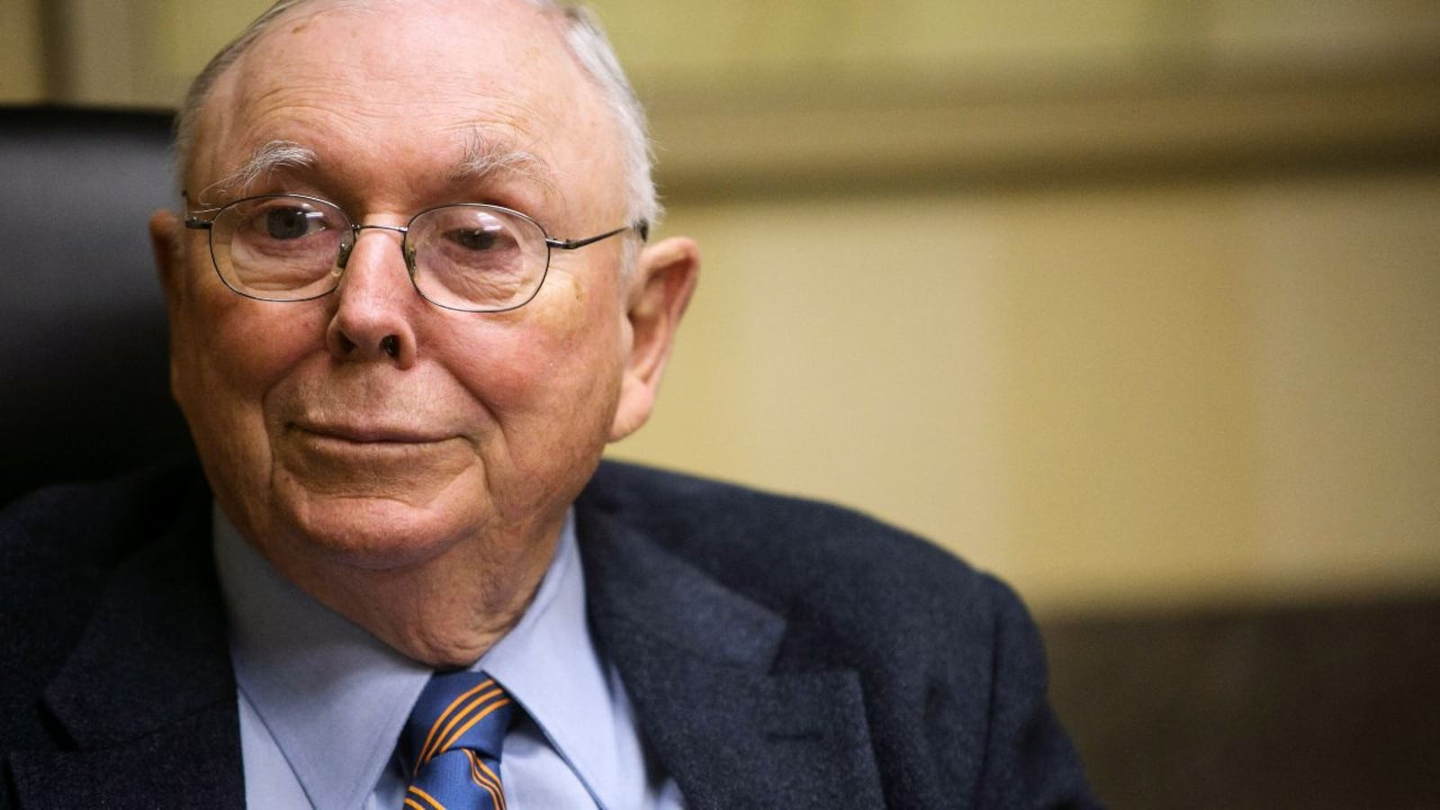 Charlie Munger, một ngôi sao sáng trong giới đầu tư và là đối tác đáng tin cậy của Warren Buffett. Ông đã qua đời ở tuổi 99