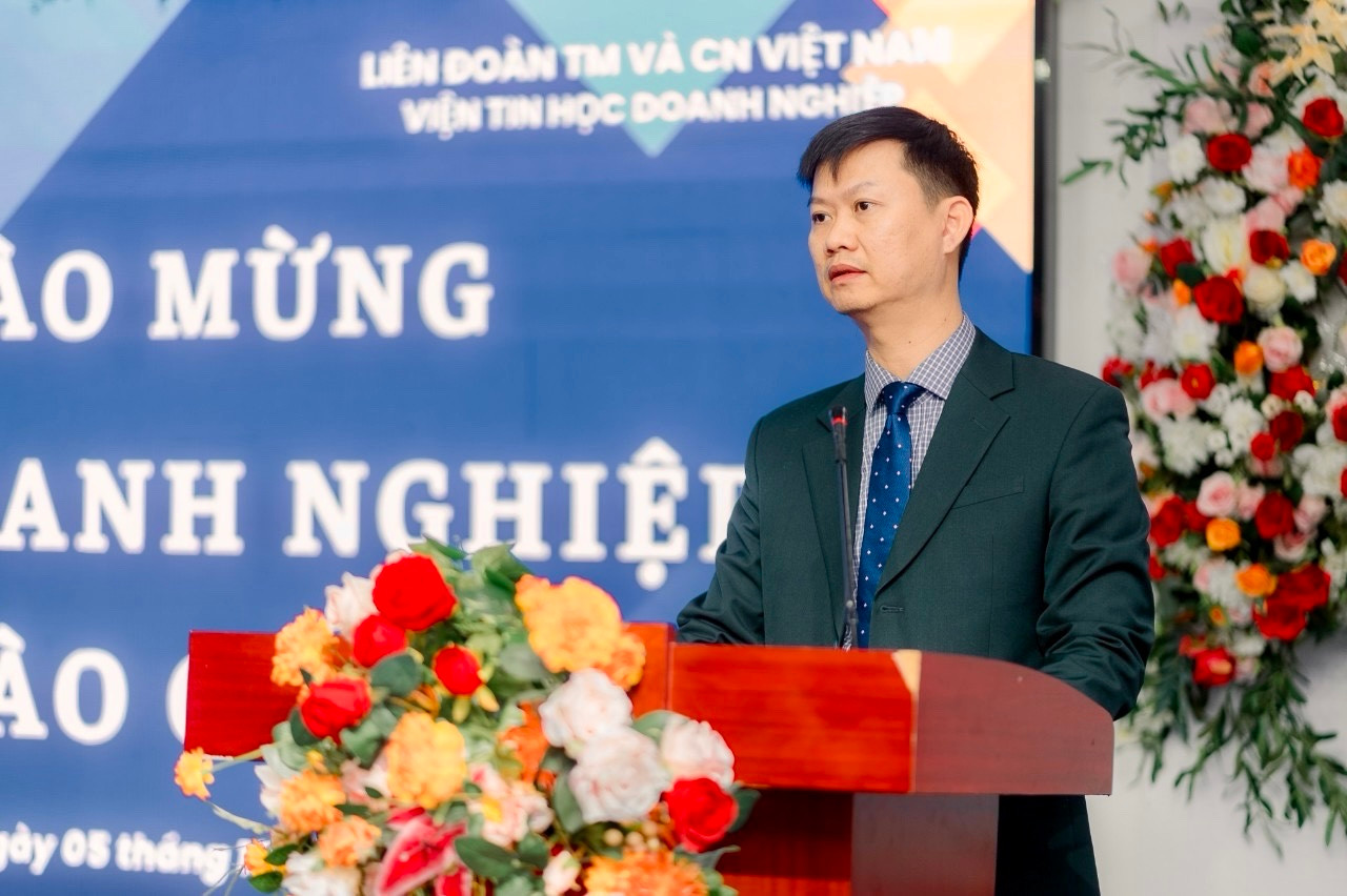 ông Nguyễn Trung Thực, Ủy viên BCH Đảng bộ VCCI, Bí thư Chi bộ Viện Tin học Doanh nghiệp, Phó Viện trưởng Phụ trách điều hành Viện Tin học Doanh nghiệp