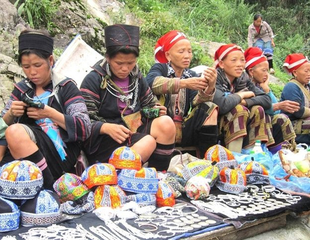 Chợ phiên điểm hẹn văn hóa của đồng bào các dân tộc Lai Châu Chợ phiên điểm hẹn văn hóa của đồng bào các dân tộc Lai Châu