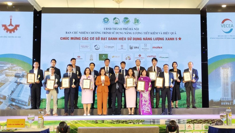 Hà Nội vinh danh 66 cơ sở, công trình xây dựng đạt danh hiệu sử dụng năng lượng xanh 2023