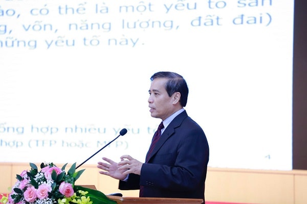 , PGS. TS Vũ Minh Khương, Trường Chính sách công Lý Quang Diệu, Đại học Quốc gia Singapore.