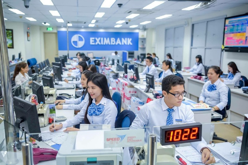 Loạt ưu đãi từ Eximbank tới khách hàng qua “Người bạn đồng hành” 