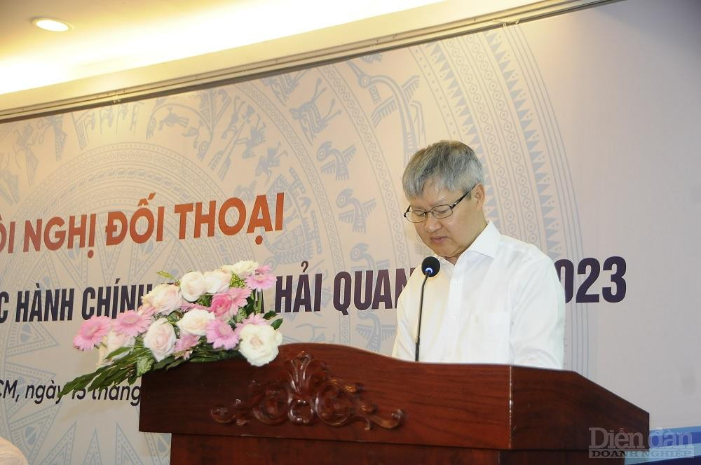 Phó chủ tịch VCCI Võ Tân Thành phát biểu tại Hội nghị - Ảnh: Đình Đại.