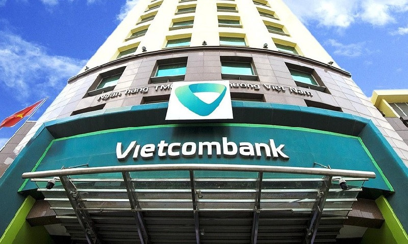 Trong tháng 7, Vietcombank đã phát hành gần 856,6 triệu cổ phiếu để trả cổ tức theo tỷ lệ 18,1%, nâng tổng vốn điều lệ của ngân hàng này từ 47.325 tỷ đồng lên 55.891 tỷ đồng từ hai nguồn nêu trên.