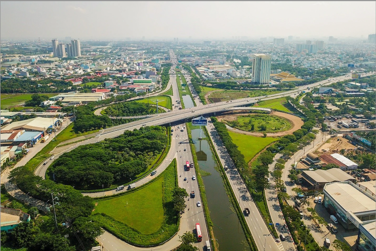 nhiều dự án tại TP.HCM phải tạm dừng kế hoạch “xả hàng” trong dịp cuối năm. Điển hình như khu vực Bình Chánh,