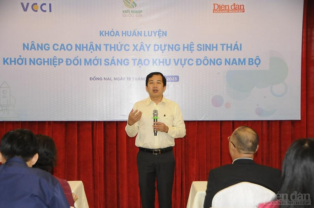 Ông Lại Thế Thông – Giám đốc Sở Khoa học & Công nghệ tỉnh Đồng Nai phát biểu tại buổi Khai giảng Khóa tập huấn - Ảnh: Đình Đại.