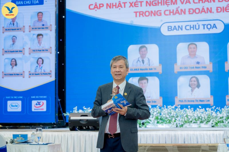 GS.AHLĐ Nguyễn Anh Trí - Nhà sáng lập, Chủ tịch Hội đồng cố vấn Hệ thống Y tế MEDLATEC luôn dành nhiều trăn trở, tâm huyết mang dịch vụ y tế hoàn hảo phục vụ người dân 