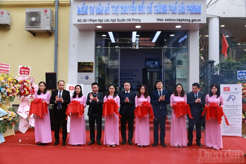 Lễ cắt băng khai trương Điểm tư vấn hỗ trợ chuyển đổi số thành phố Hải Phòng