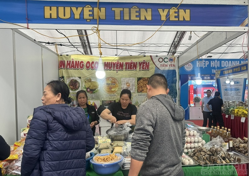 Những tháng cuối năm, thị trường trên địa bàn tỉnh trở nên sôi động do nhu cầu mua sắm tăng cao