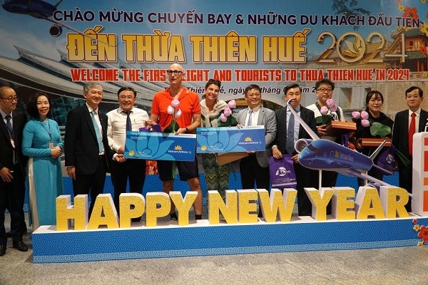 Huế đón khách đầu tiên đến từ Hà Nội trên VN1541