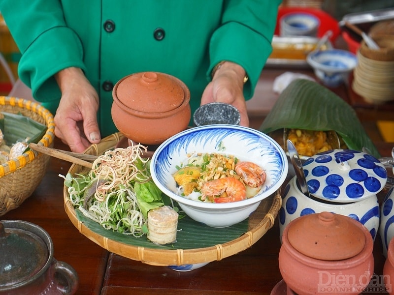 Món mỳ Quảng niêu được hình thành từ nhiều