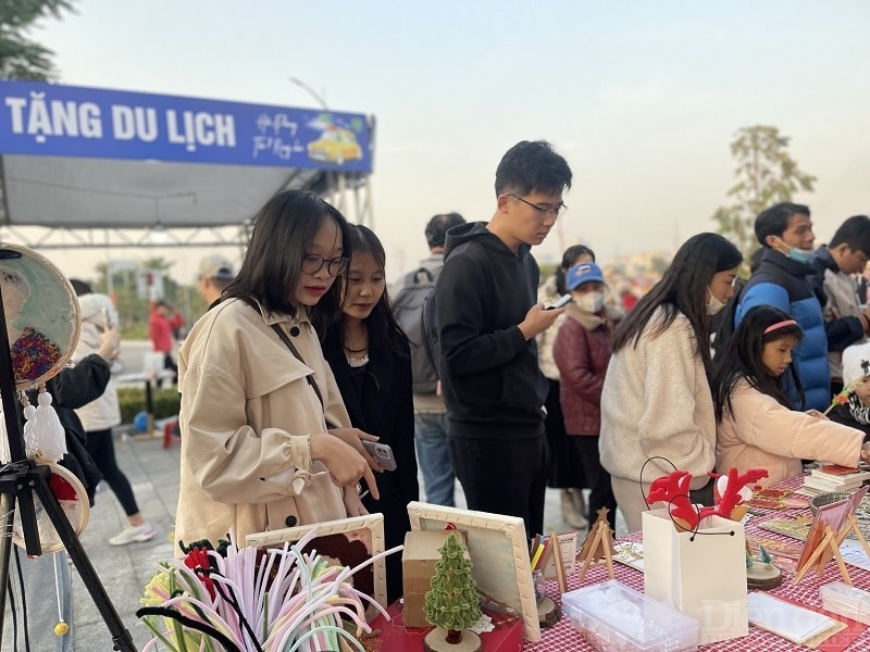 Du khách đến tham quan, trải nghiệm tại chương trình “Hải Phòng – Thứ 7 rong chơi”