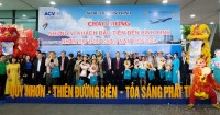 Vietnam Airlines đón những vị khách đầu tiên năm 2024