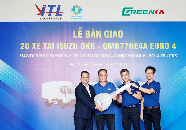 Tập đoàn ITL vừa nhận bàn giao 20 xe tải Isuzu QKR Euro 4 