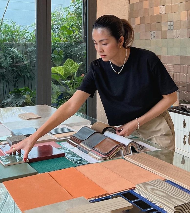 Tại sao người giàu và người nổi tiếng thích mặc đồ tối giản?