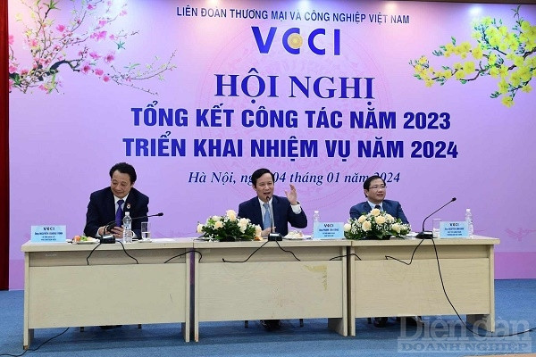 “sứ mệnh” của VCCI là đồng hành, hỗ trợ các doanh nghiệp không chỉ vượt qua khó khăn.