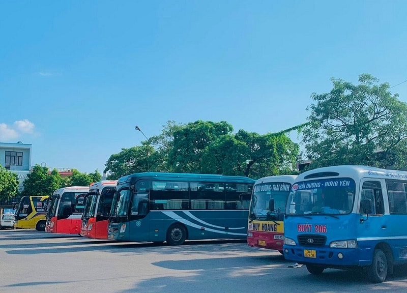 Tết Nguyên đán hàng năm, lưu lượng hành khách bắt đầu tăng từ khoảng 20 Tết và kéo dài cho đến mùng 10 Tết. Thời điểm trước Tết, hành khách tập trung đông ở các tuyến từ TP Hải Dương đi Hà Nội, Hải Phòng, Thanh Hóa, Nghệ An...