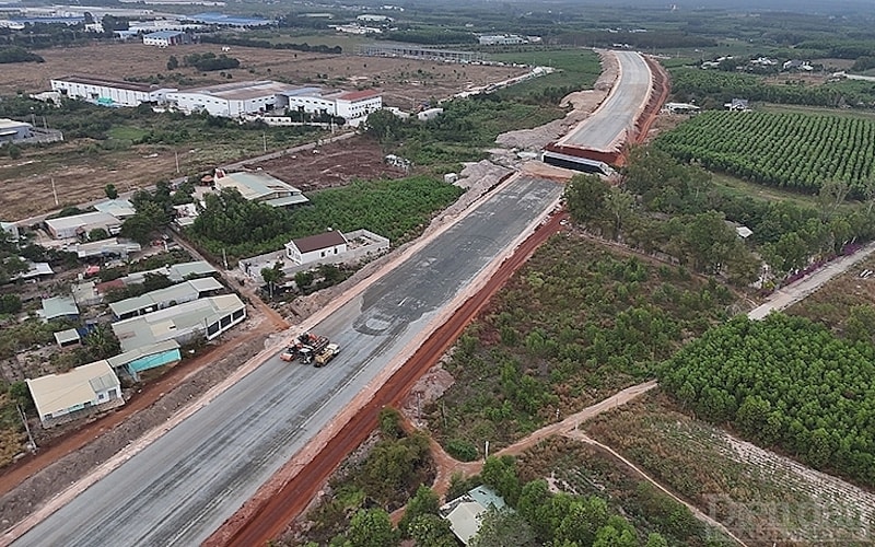 Dự án cao tốc Biên Hòa - Vũng Tàu giai đoạn 1 dài 53,7 km, tổng vốn đầu tư hơn 19.000 tỷ đồng. Điểm đầu dự án giao với tuyến tránh QL1 qua TP. Biên Hòa, điểm cuối giao với QL56 (Bà Rịa - Vũng Tàu). 