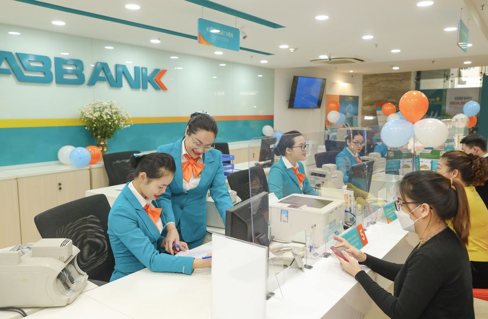 Tổng tài sản của ABBANK tại thời điểm cuối năm 2023 đạt 161.966 tỷ đồng, tăng 24,5% so với cuối năm 2022