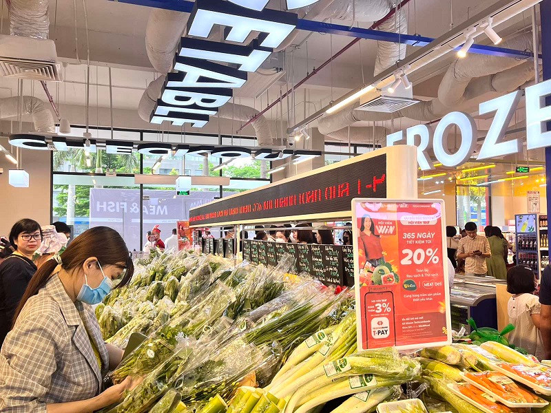 Khu vực rau củ phong phú tại siêu thị WinMart