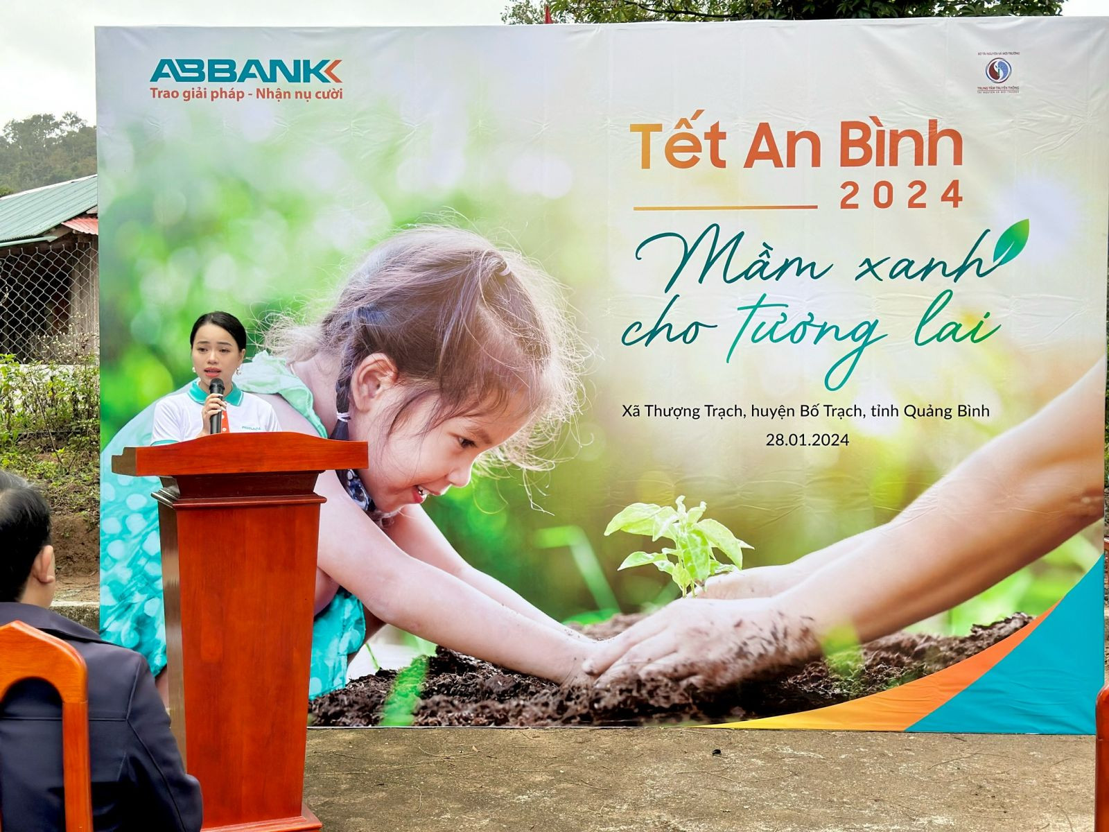 Đại diện Ban lãnh đạo ABBANK chia sẻ về kế hoạch cũng như mục tiêu của dự án tại lễ phát động