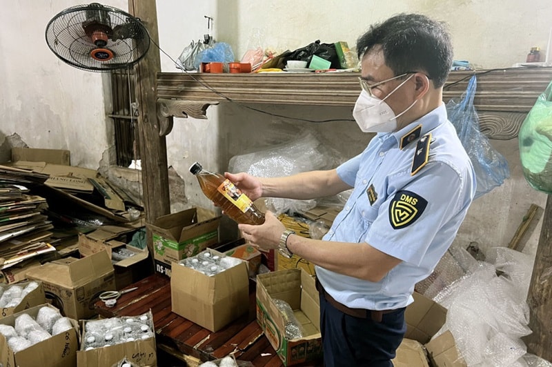 Trước thực trạng đó, không ít ý kiến cho rằng, Cần đồng bộ giải pháp để ngăn hàng giả phá… thị trường - Ảnh minh họa: ITN