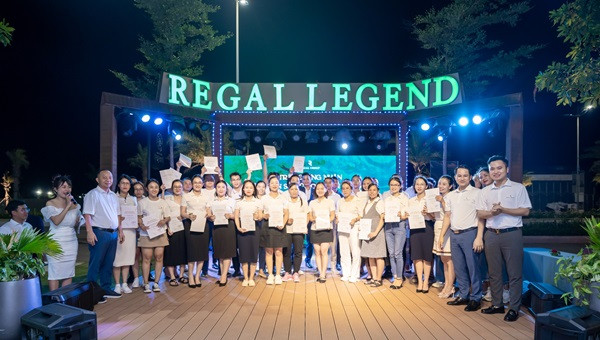 Regal Group thưởng cổ phiếu ESOP cho cán bộ nhân viên.