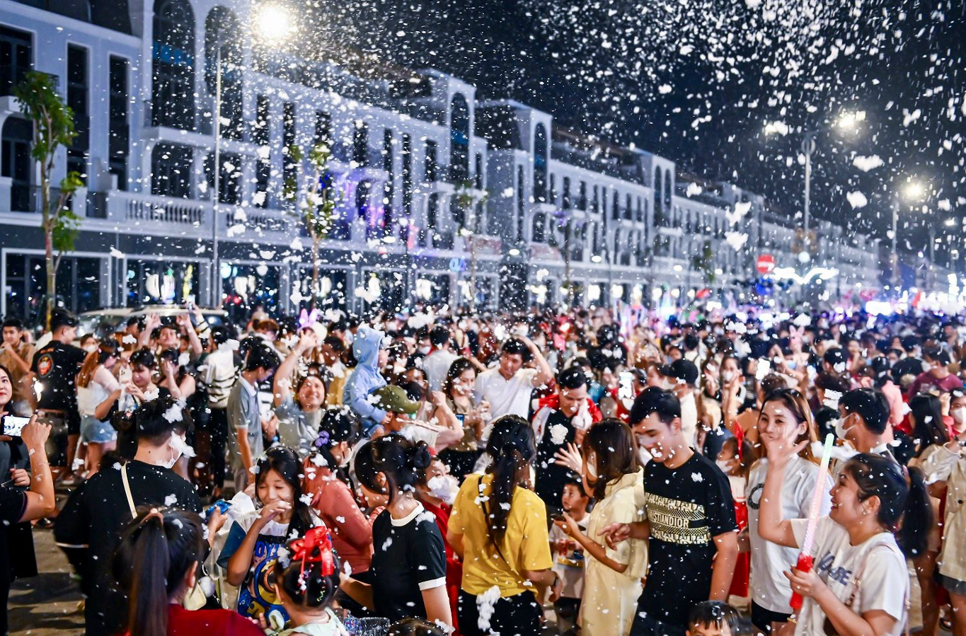 Mùa lễ hội tại Đức Hòa thu hút hàng ngàn lượt khách tham gia và trải nghiệm, trở thành địa điểm vui chơi giải trí của tỉnh Long An dịp năm mới 2024