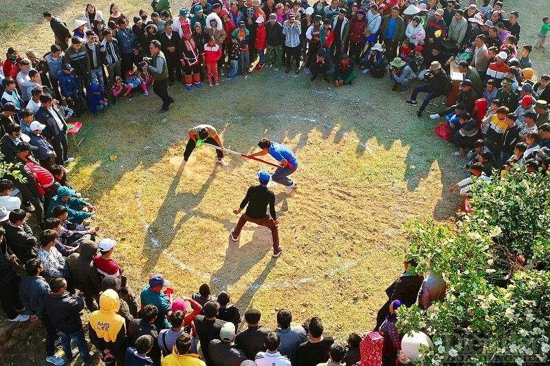 Bình Liêu được biết đến là địa phương sở hữu nhiều giá trị, nét đẹp văn hóa truyền thống đặc sắc, độc đáo thông qua các hoạt động lễ hội, trang phục, ẩm thực truyền thống, văn nghệ, thể thao, trò chơi dân gian