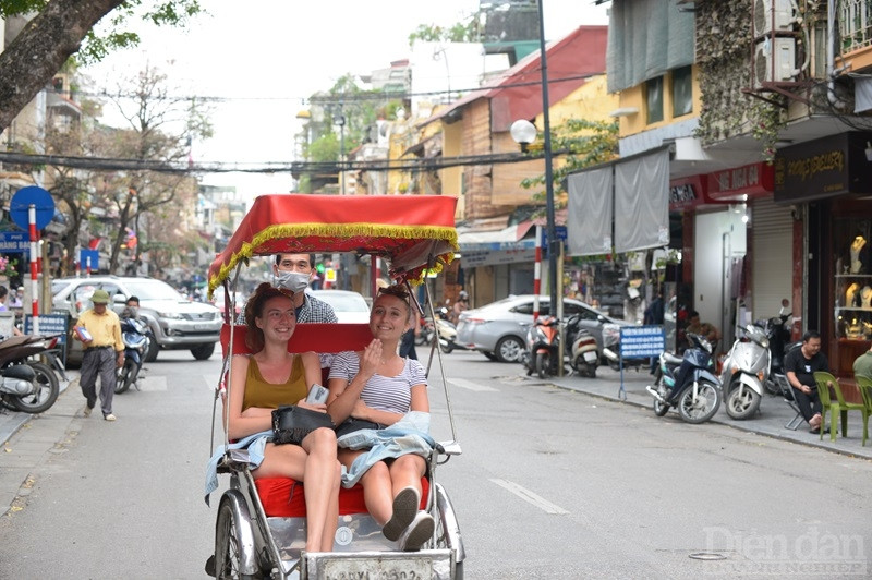 Để đẩy nhanh quá trình phục hồi và tăng tốc của ngành du lịch, theo chuyên gia, cần tiếp tục hoàn thiện chính sách - Ảnh minh họa