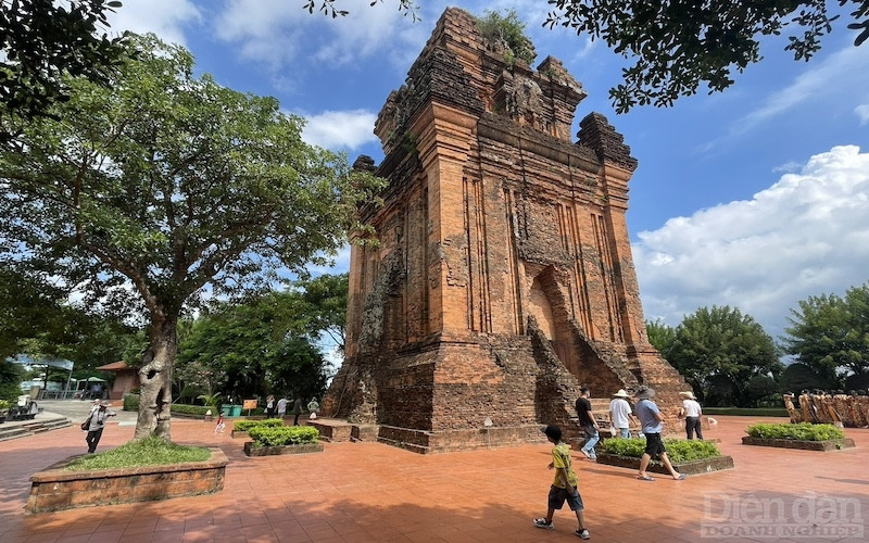 Hội thơ Nguyên tiêu – Núi Nhạn, thể hiện khí chất, tinh thần của con người Phú Yên, hăng say lao động và lạc quan yêu đời