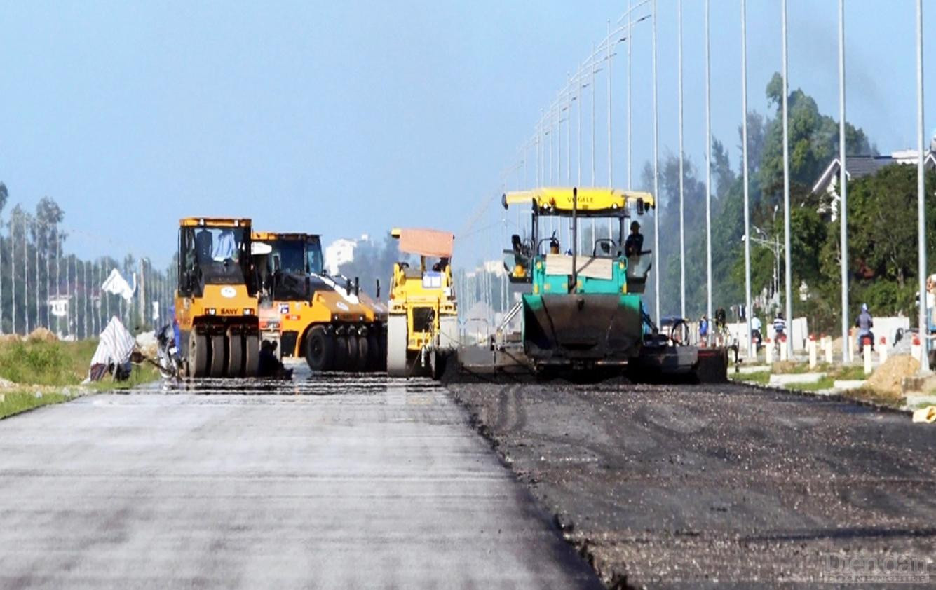 Đẩy nhanh tiến độ các công trình trọng điểm, phát triển hạ tầng giao thông đồng bộ, hiện đại là một trong những nhiệm vụ quan trọng được tỉnh Nghệ An gấp rút, tập trung triển khai thực hiện quyết liệt