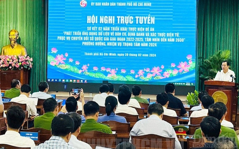 Tính đến nay, toàn TP đã thu nhận được hơn 7,6 triệu hồ sơ cấp thẻ CCCD có gắn chíp và hơn 5,5 triệu tài khoản định danh điện tử mức 2, đạt 102,1% chỉ tiêu đề ra.