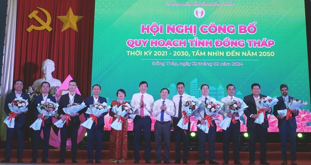 tặng hoa cho các doanh nghiệp