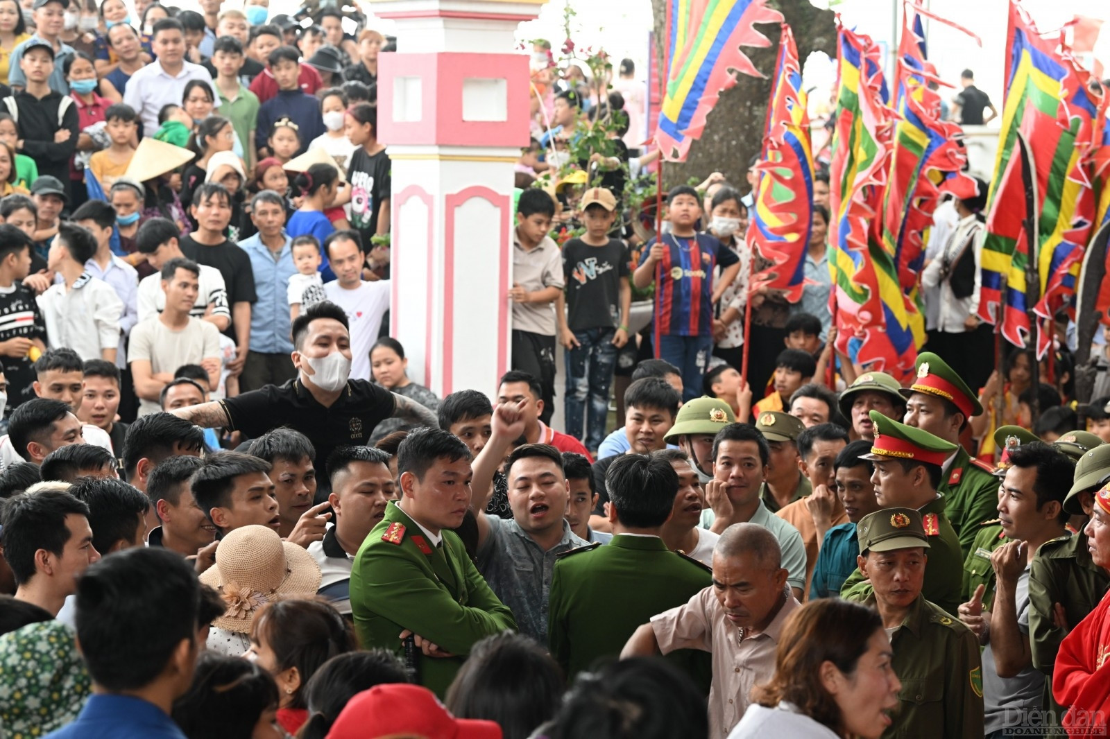 Phần chơi cướp phết vẫn được tiến hành cho tới năm 2019, đám đông mất trật tự và không thể kiểm soát khiến cho lực lượng an ninh buộc phải tạm dừng hoạt động. Cho tới hiện nay phần chơi cướp phết vẫn bị đình chỉ bởi không đảm bảo các điều kiện tổ chức lễ hội văn minh, an toàn.