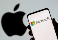 Khi Microsoft và Apple “ngược lối”