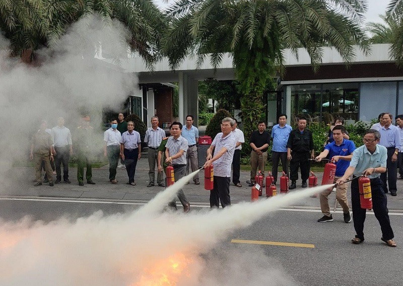 Hiện toàn tỉnh Hải Dương có 59 cơ sở thuộc diện quản lý của Công an tỉnh bị đình chỉ hoạt động liên quan đến việc không bảo đảm an toàn phòng cháy, chữa cháy và cứu nạn, cứu hộ (Ảnh minh họa)