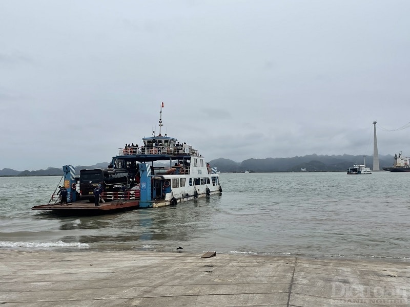 Những chuyến phà từ bến Đồng Bài di chuyển đến Cái Viềng. Thời gian khách du lịch và phương tiện di chuyển trên phà dài hơn khoảng 15 phút so với phà cũ