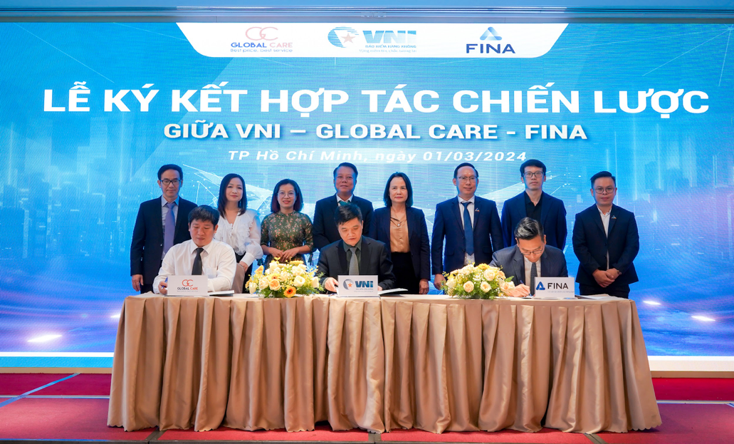 Lễ ký kết hợp tác chiến lược giữa liên minh Global Care – FINA - Bảo hiểm hàng không (VNI) trao tặng 300.000 gói Bảo hiểm nhà tư nhân của VNI với Quyền lợi bảo hiểm lên đến 10 tỷ đồng cho toàn bộ khách hàng mua sản phẩm của Tập đoàn Đất Xanh