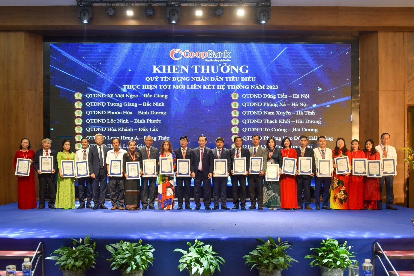 Co-opBank khen thưởng QTDND tiêu biểu thực hiện tốt mối liên kết hệ thống năm 2023