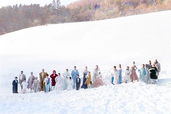 Khai mạc triển lãm ảnh - phim thời trang “Rainbow snow”
