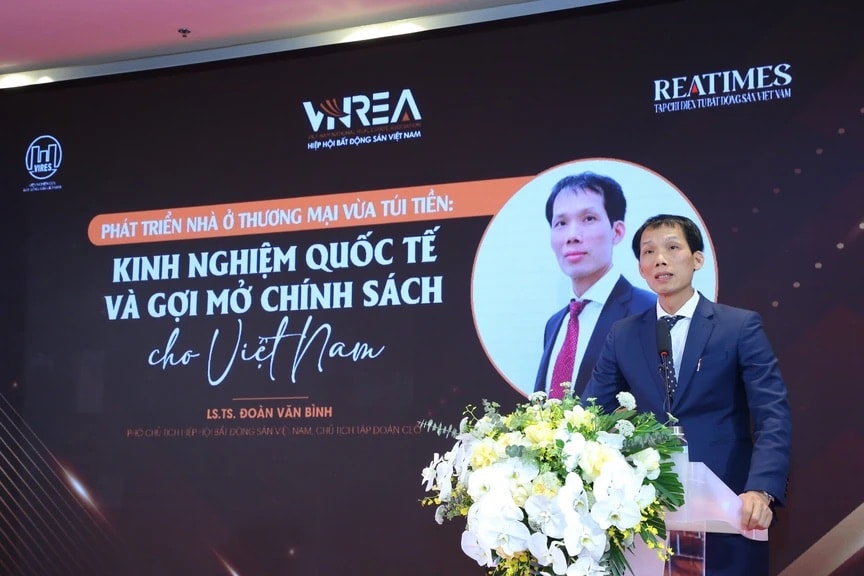 LS.TS. Đoàn Văn Bình, Phó Chủ tịch Hiệp hội Bất động sản Việt Nam, Chủ tịch Tập đoàn CEO phát biểu tại Diễn đàn.