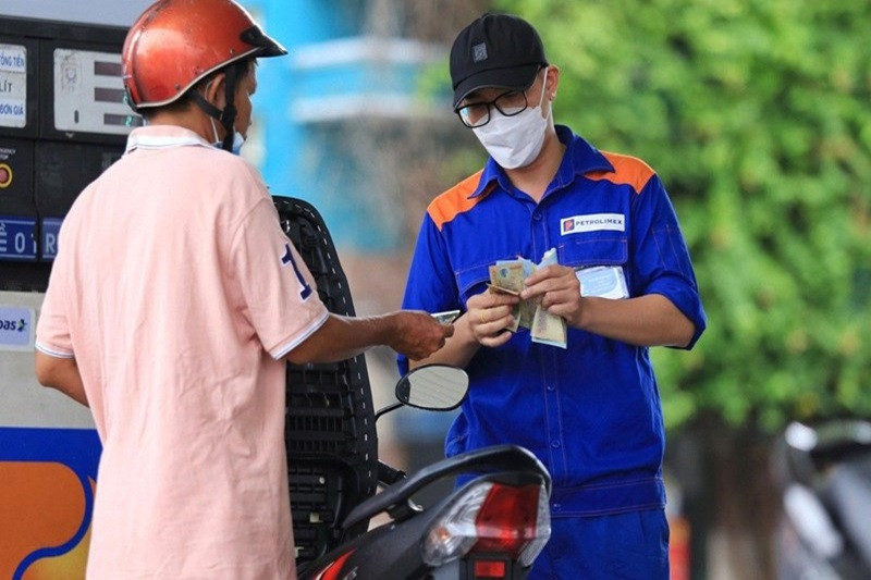 việc khẩn trương rà soát, xây dựng một Nghị định kinh doanh mới thay thế các Nghị định về kinh doanh xăng, dầu trước đó là yêu cầu cấp thiết - Ảnh minh họa: ITN